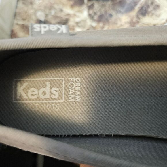 Keds women's low slip-on gray shoes size 10. 412 - Picture 9 of 11